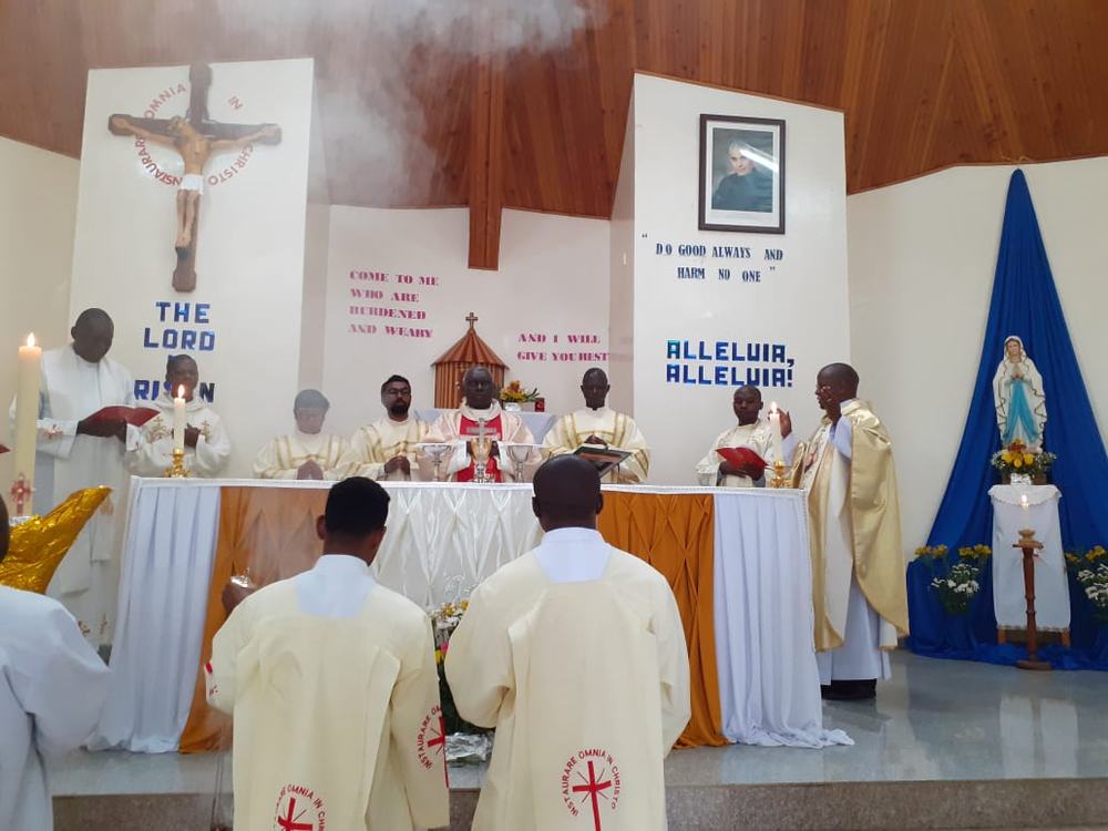 Archbishop Philip Anyolo institutes six brothers as readers and acolytes