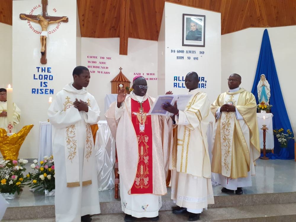 Archbishop Philip Anyolo institutes six brothers as readers and acolytes