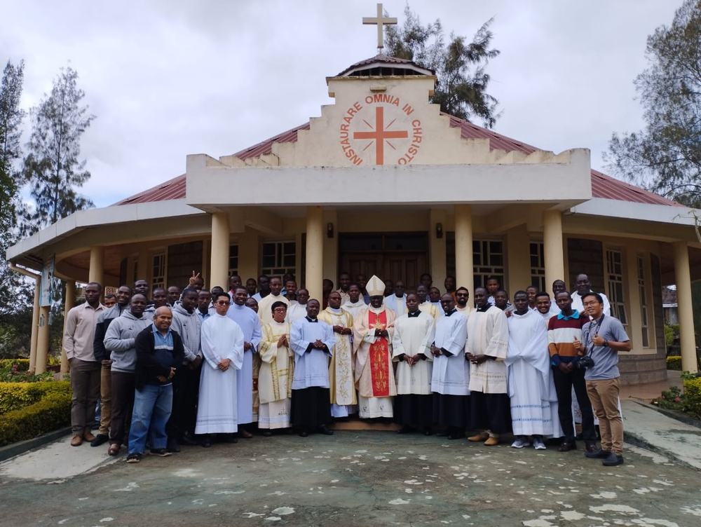 Archbishop Philip Anyolo institutes six brothers as readers and acolytes