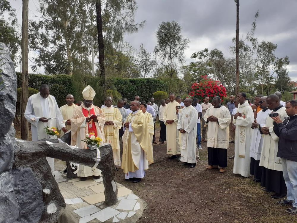 Archbishop Philip Anyolo institutes six brothers as readers and acolytes