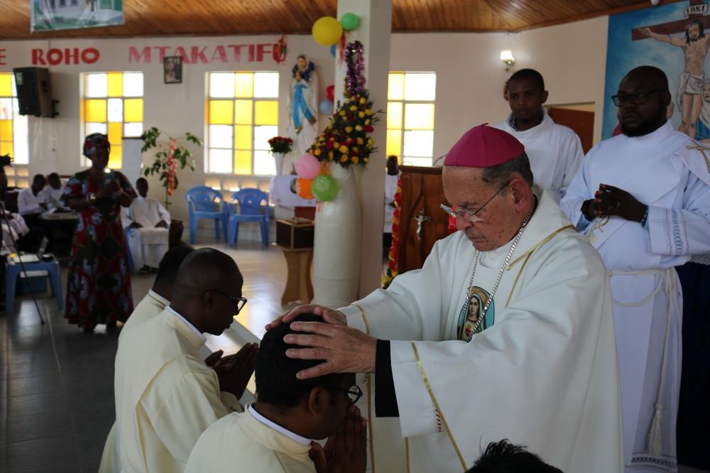 Five brothers ordained deacons at Kandisi